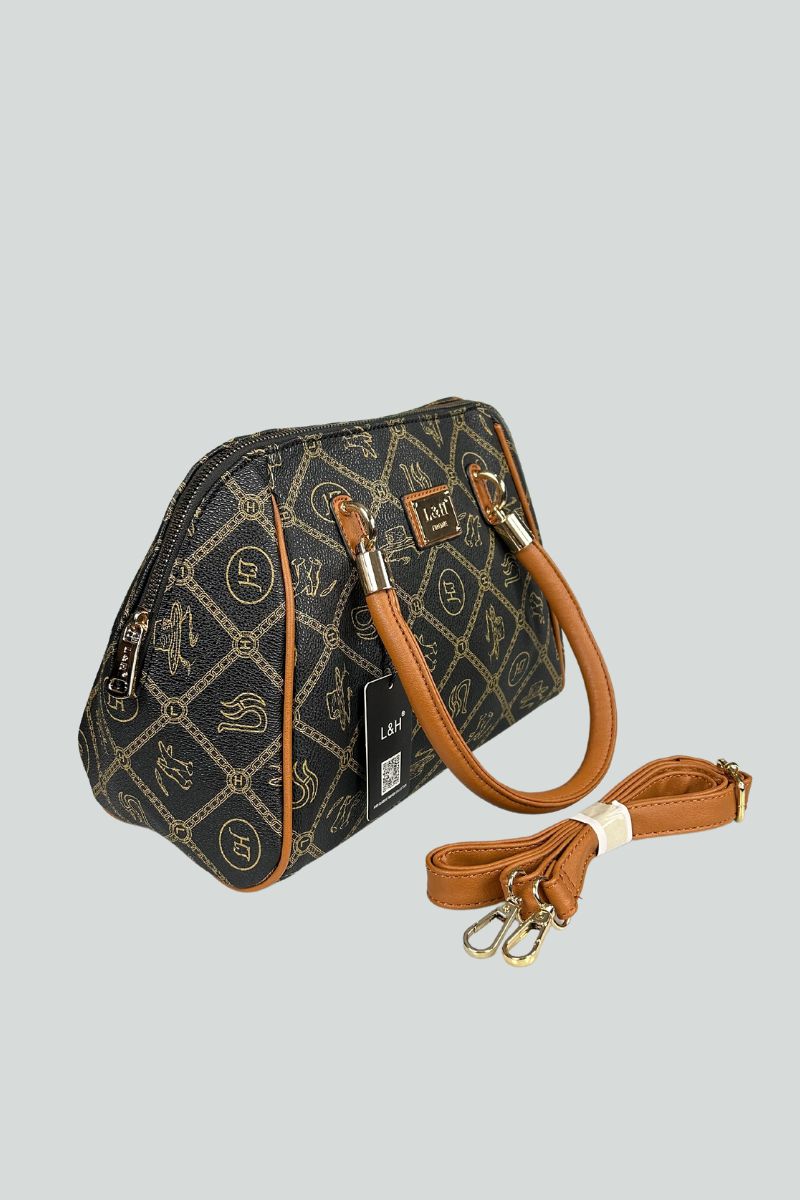 Μαύρη τσάντα ώμου με λεπτομέρειες και αποσπώμενο λουράκι