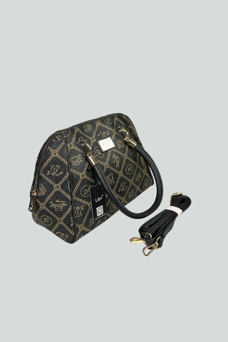 Μαύρη τσάντα ώμου με καφέ λεπτομέρειες και αποσπώμενο λουράκι