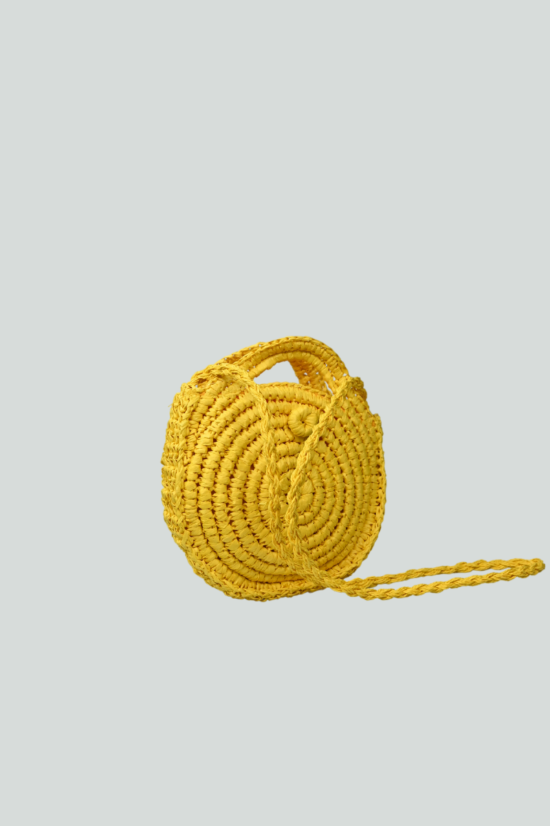 Ψάθινη τσάντα κίτρινη με μακρύ λουράκι ώμου