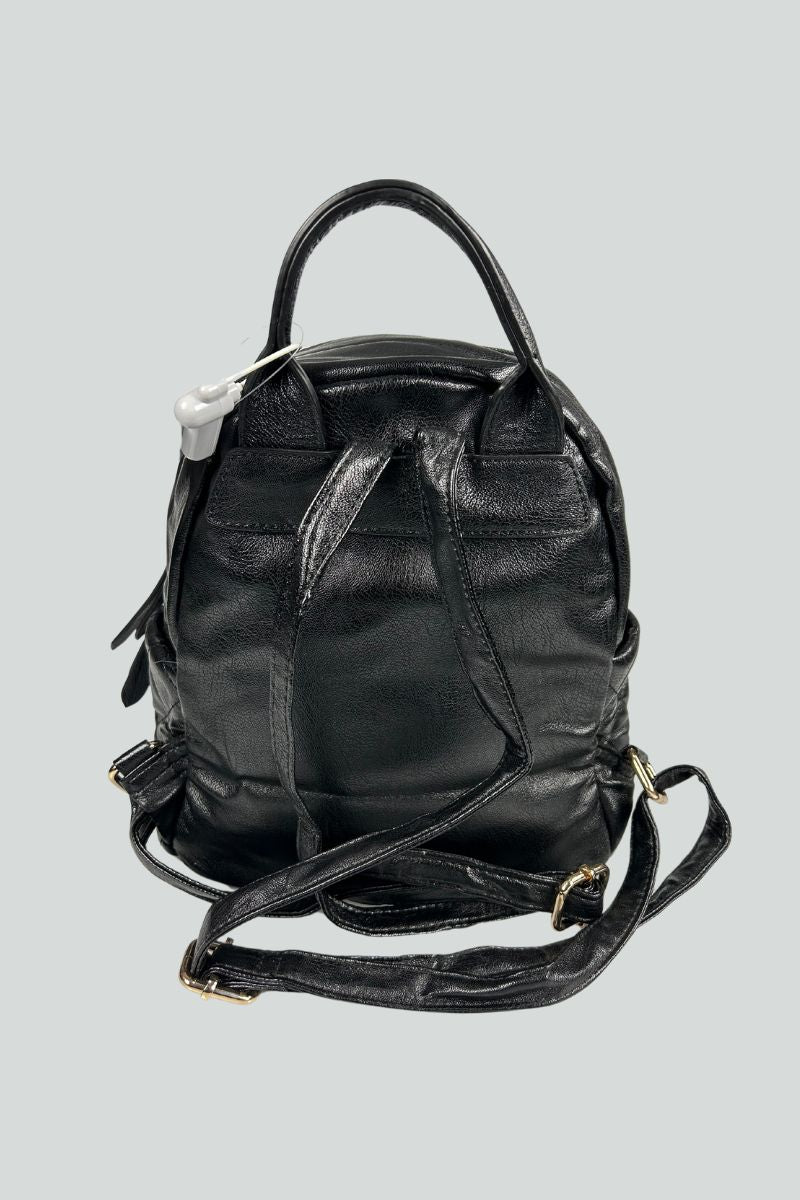 Backpack μαύρο δερματίνης με ρυθμιζόμενα λουράκια πλάτης