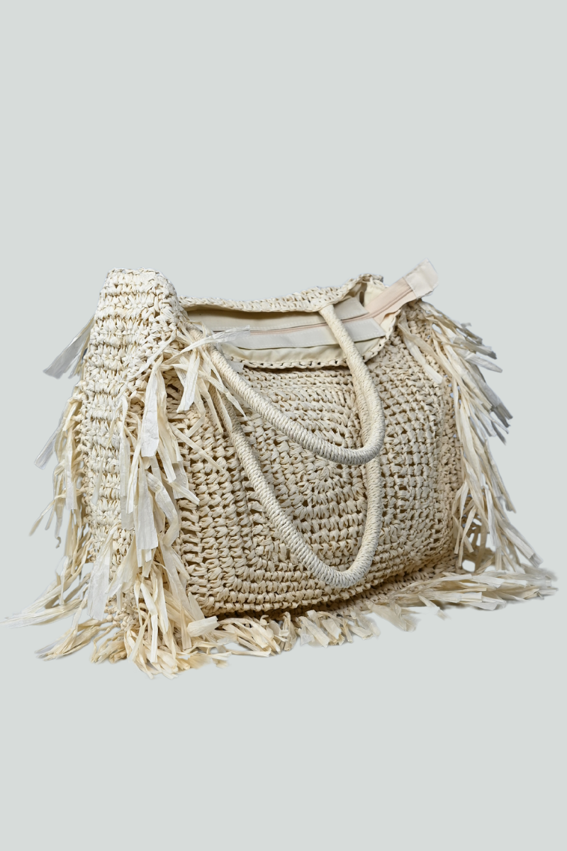 Τσάντα μπεζ ανοιχτό πλεκτή ψάθινη με κρόσια