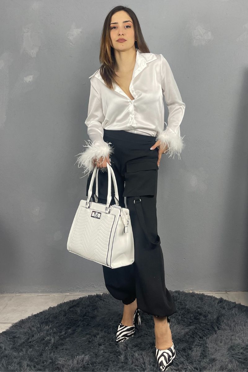 Λευκή τσάντα με αποσπώμενο λουράκι για τον ώμο